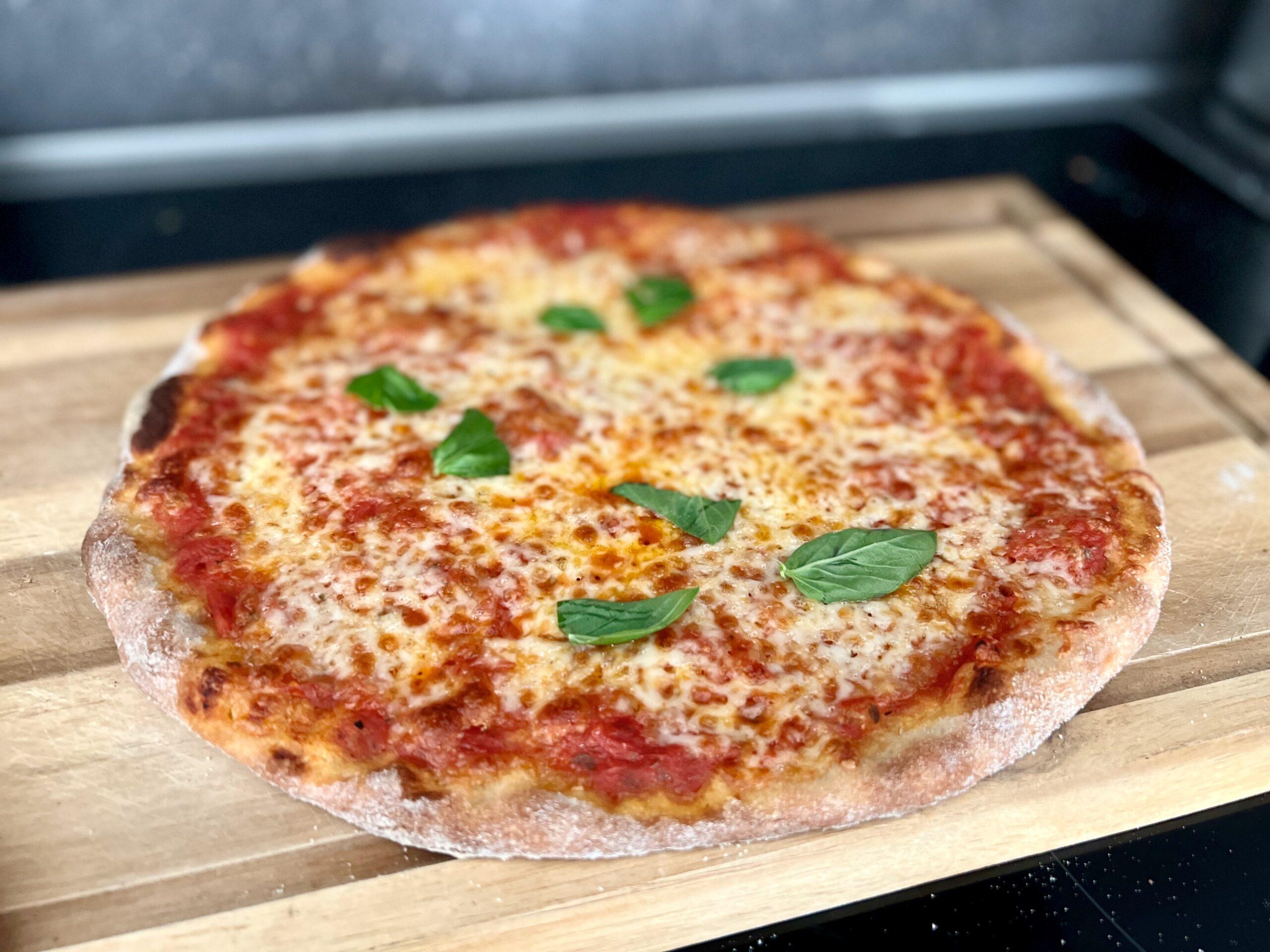 You are currently viewing Die authentischste New York Style Pizza aus dem Haushaltsofen – Ein Wegweiser