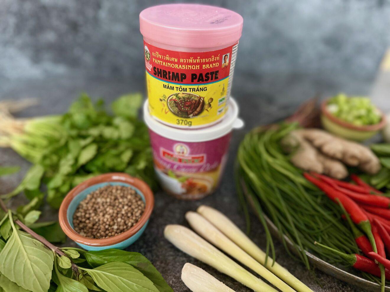 Thailändisches Panang Curry mit Hähnchen / Gaeng Panaeng Gai - Full ...